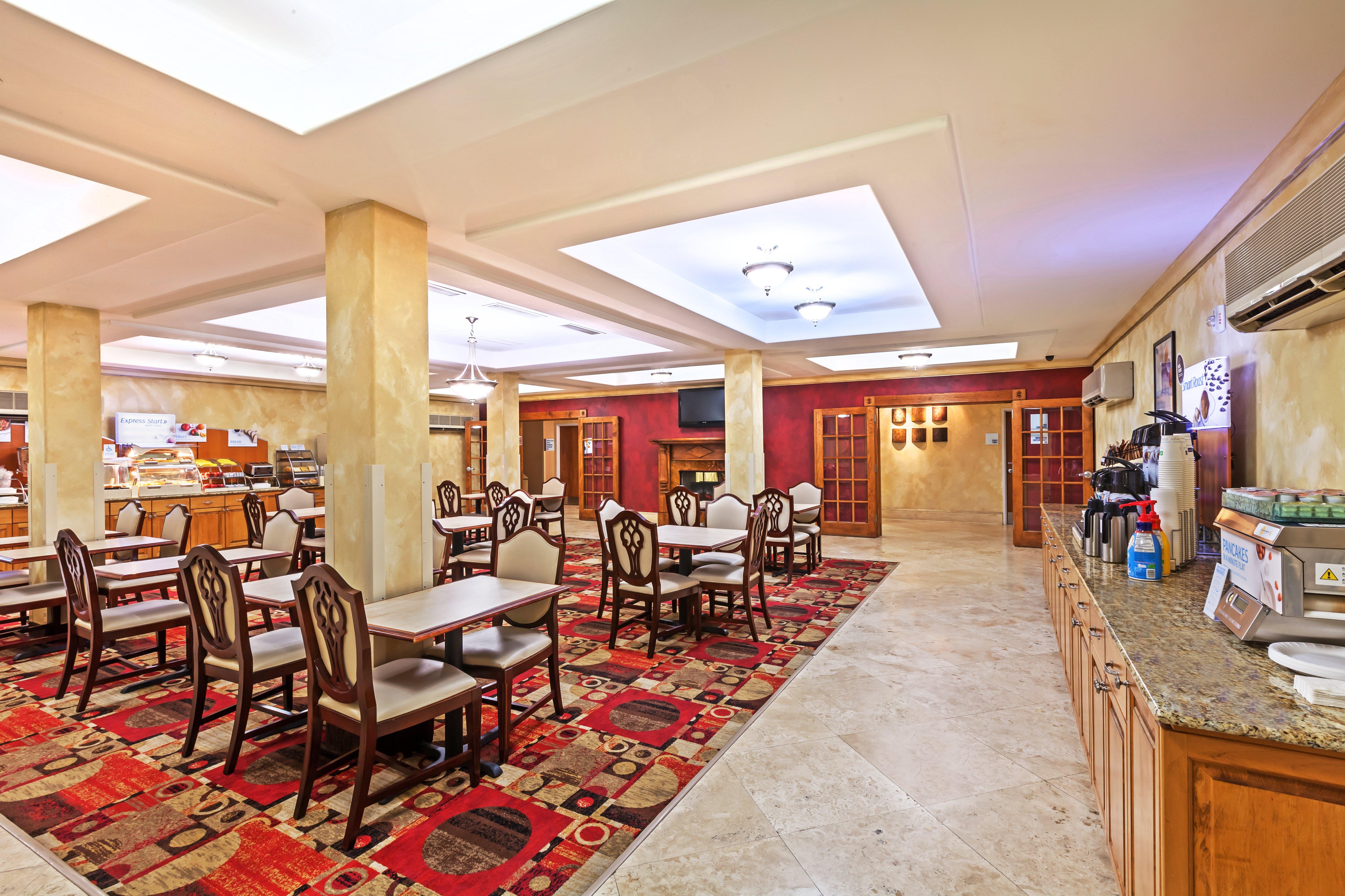 Holiday Inn Express & Suites Lafayette South By Ihg Exterior foto