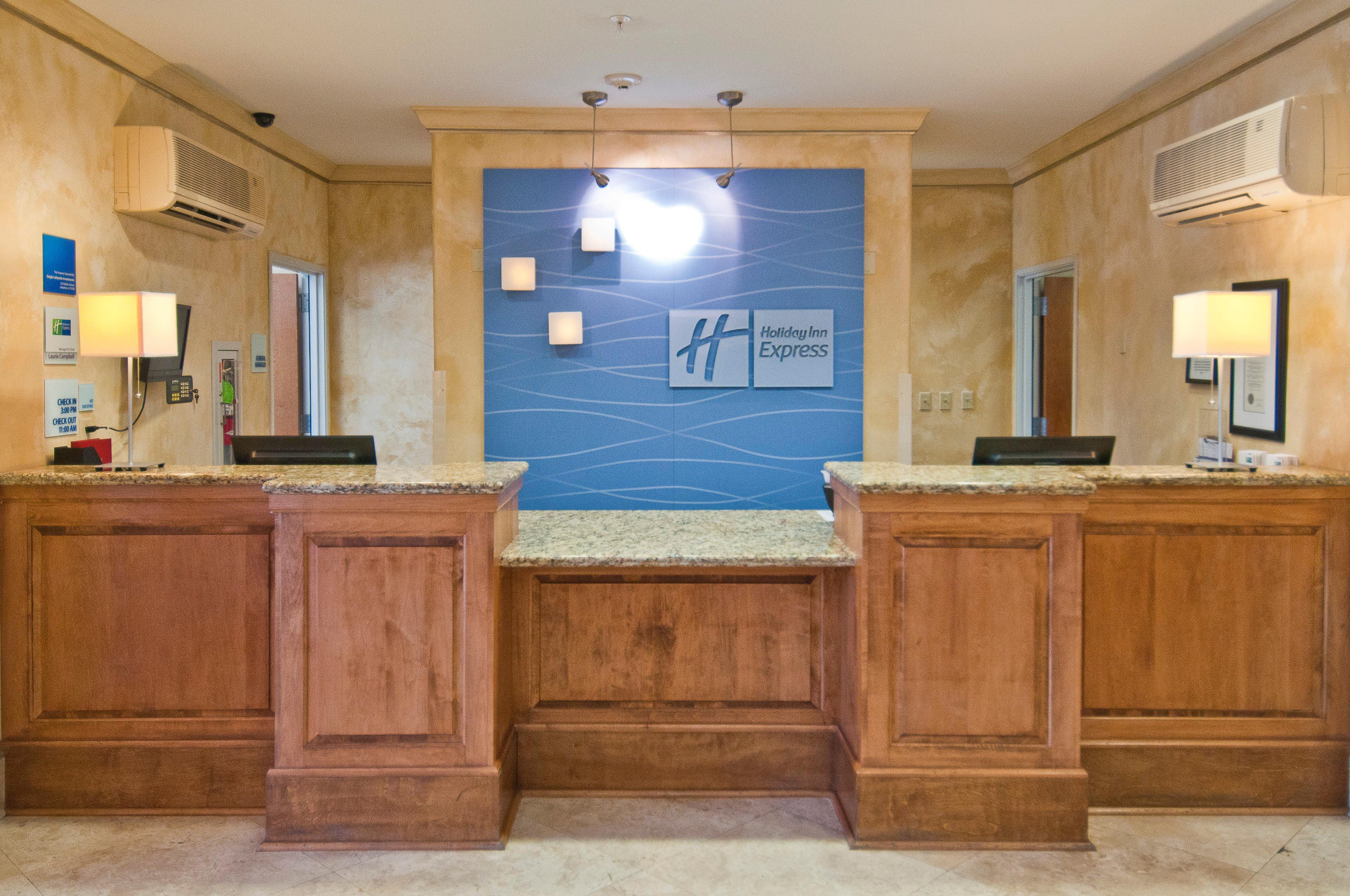 Holiday Inn Express & Suites Lafayette South By Ihg Exterior foto