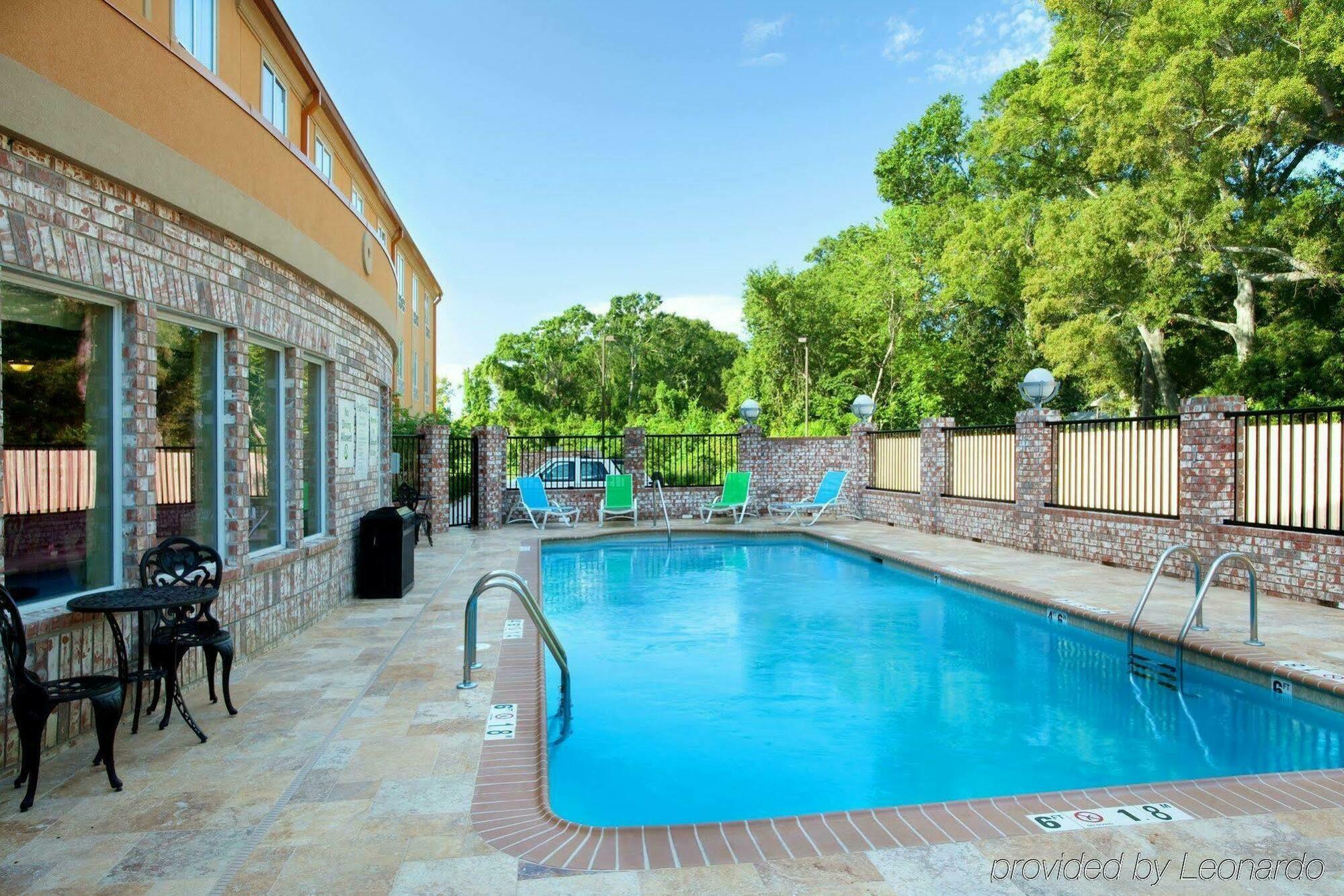 Holiday Inn Express & Suites Lafayette South By Ihg Exterior foto